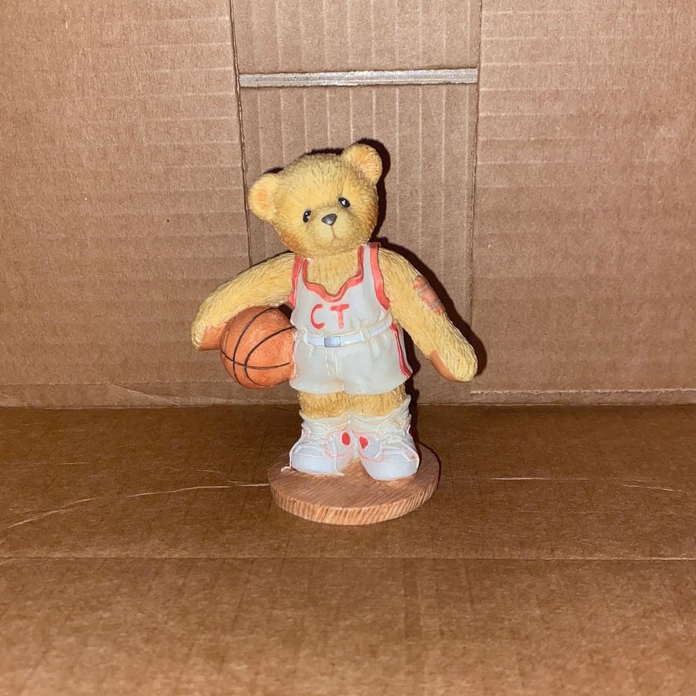 “You’re My Shooting Star” Basketball bear figurine 🎄